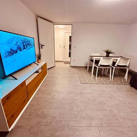 Gemuetliche Wohnung In Leverkusen Bagian luar foto