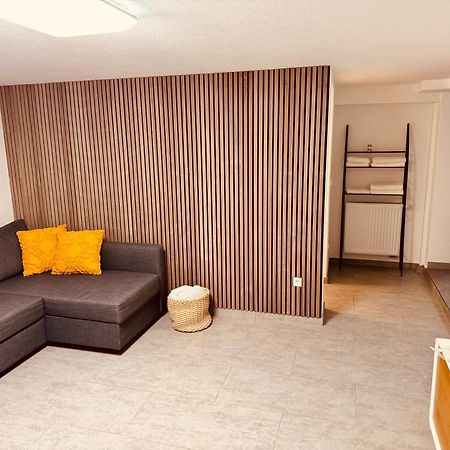Gemuetliche Wohnung In Leverkusen Bagian luar foto