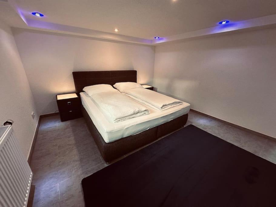 Gemuetliche Wohnung In Leverkusen Bagian luar foto
